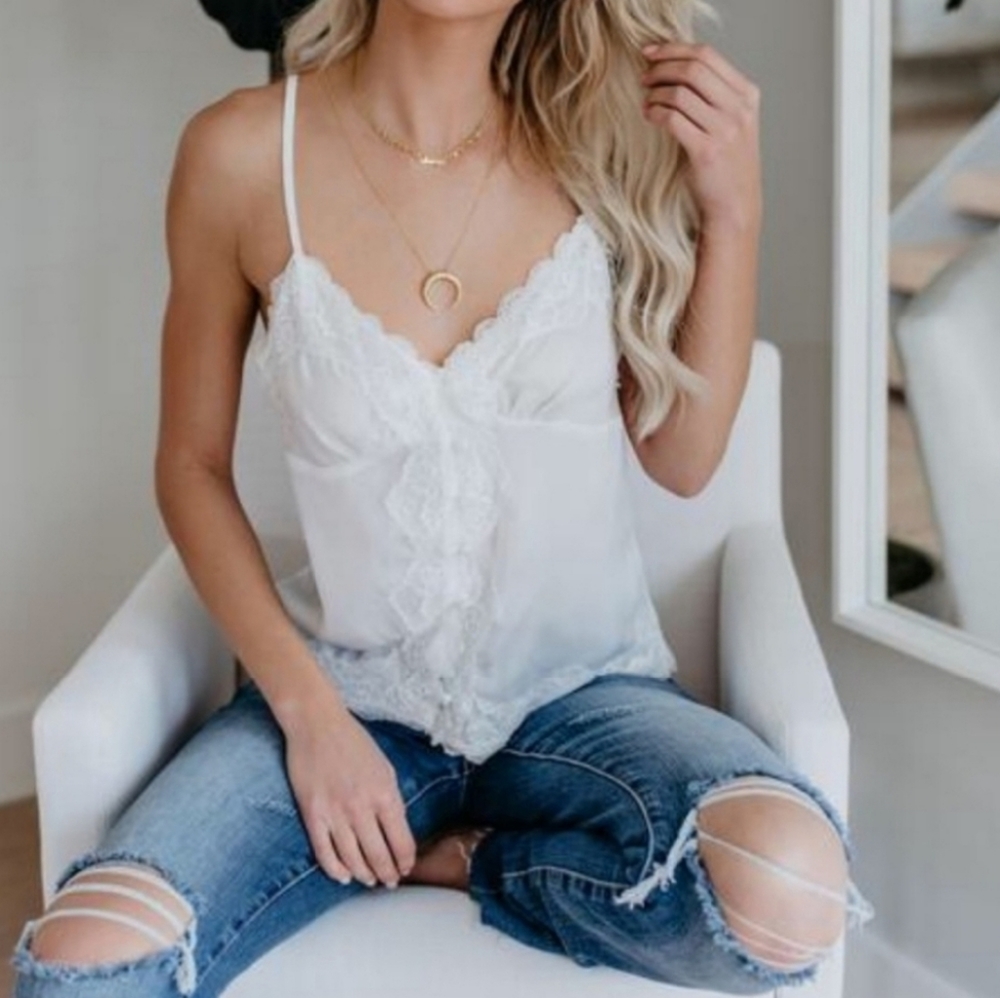 AFTERGLOW WHITE LACE CAMI TOP - Picture 8 of 10